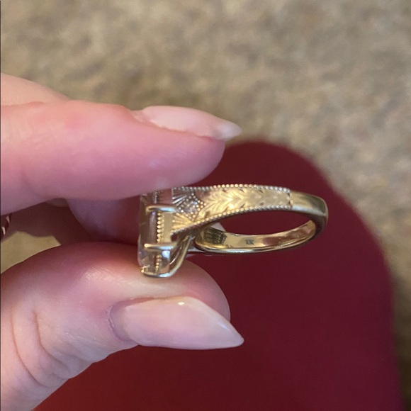 10k Yellow Gold Ring - Picture 6 of 6
